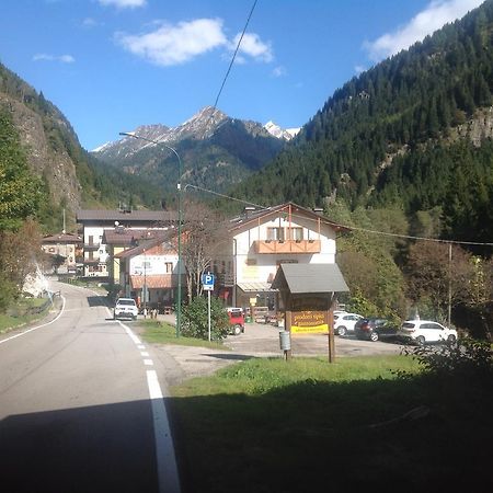 Affittacamere Valle Dorizzo Di Scavoni Paolo Val Dorizzo Exterior photo